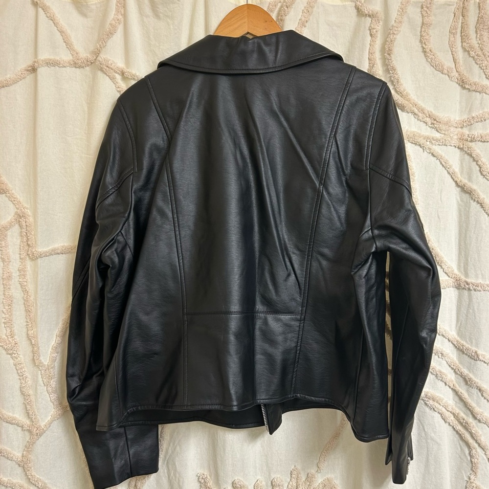NWT Torrid Faux Leather Asymmetrical Moto Jacket in Black - Picture 9 of 12